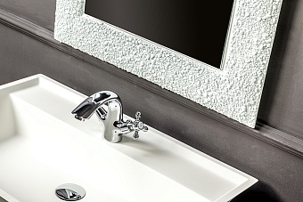 Зеркало AURA 60*90 белое, с подсветкой
